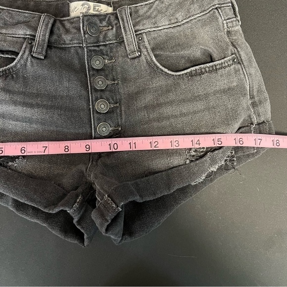 Free People Women size 25 washed black distressed mini jean cuffed shorts - Picture 6 of 10